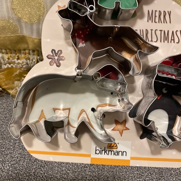 Birkmann Christmas Cookie Cutters Dog Dinosaur Penguin Bear Mini Pie Cutters 2” - Picture 2 of 4